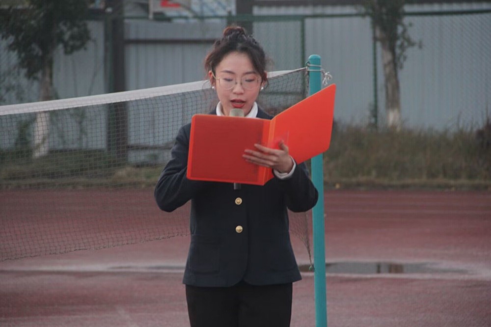 1.王文洁同学发言_副本.jpg