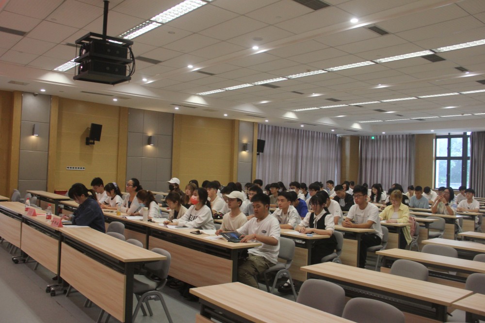 1.会议全景_副本.jpg